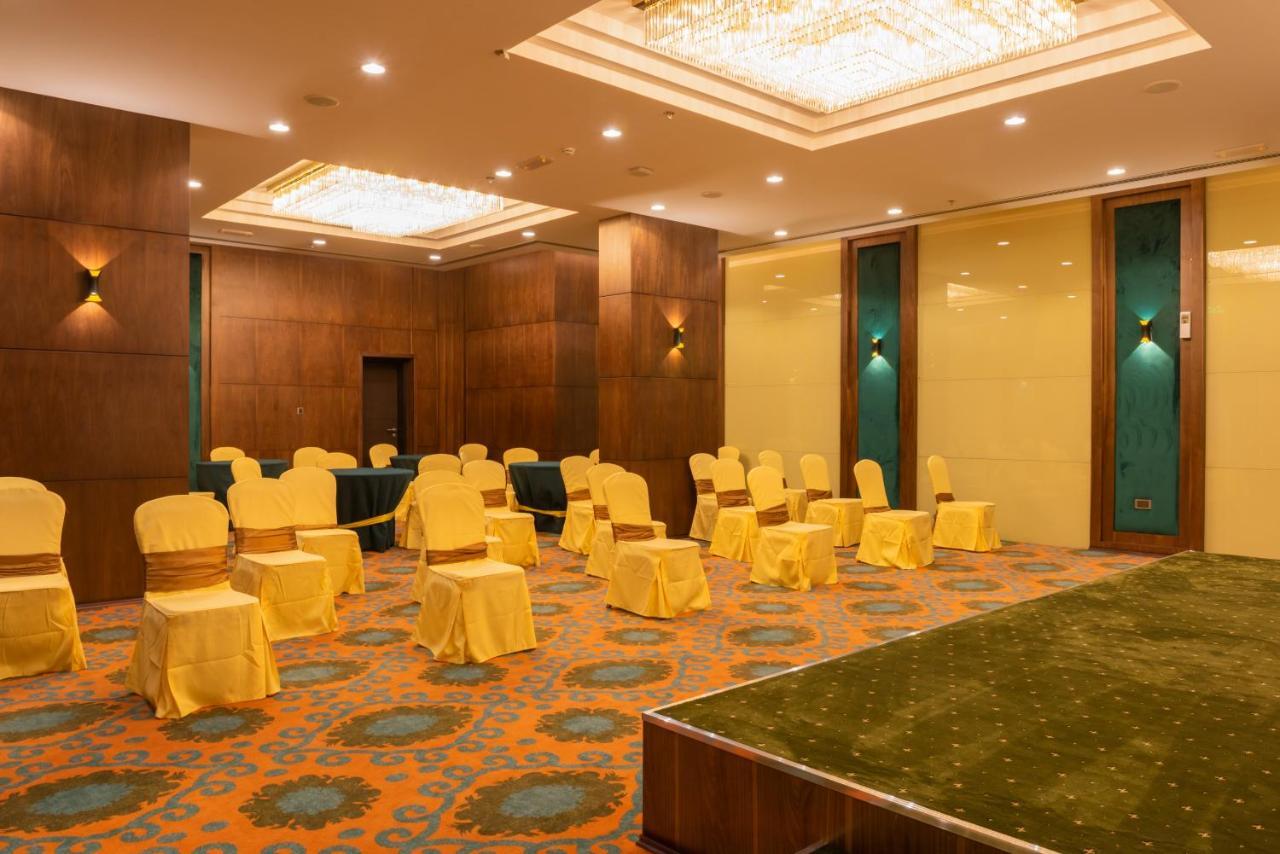 Royal Crown Hotel Maskat Zewnętrze zdjęcie